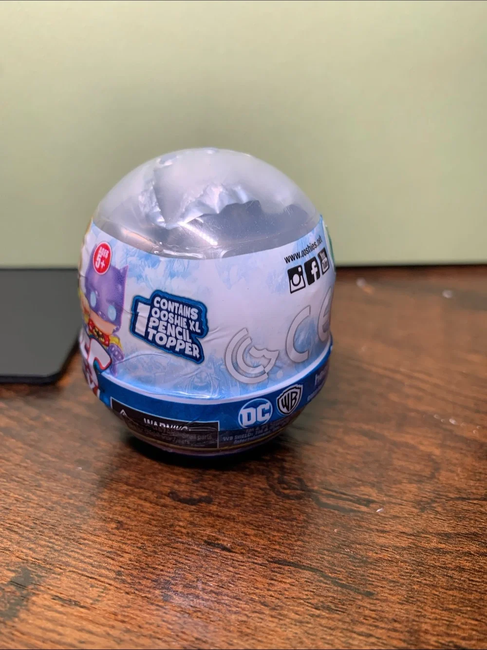 DC Ooshies Mystery Ball - Pencil Topper